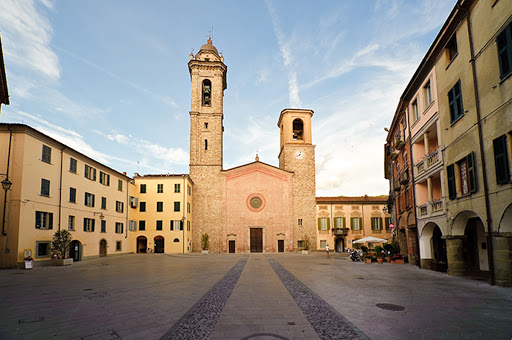 Piazza Duomo, Bobbio - Emilia Romagna