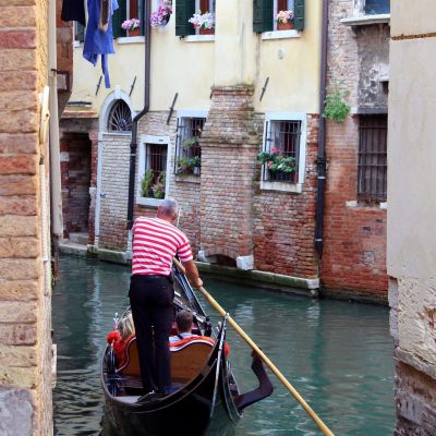 Gondola-2987350_1920_Foto di Ildigo da Pixabay